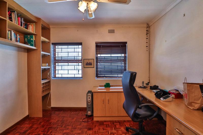 To Let 8 Bedroom Property for Rent in Walmer Estate Western Cape
